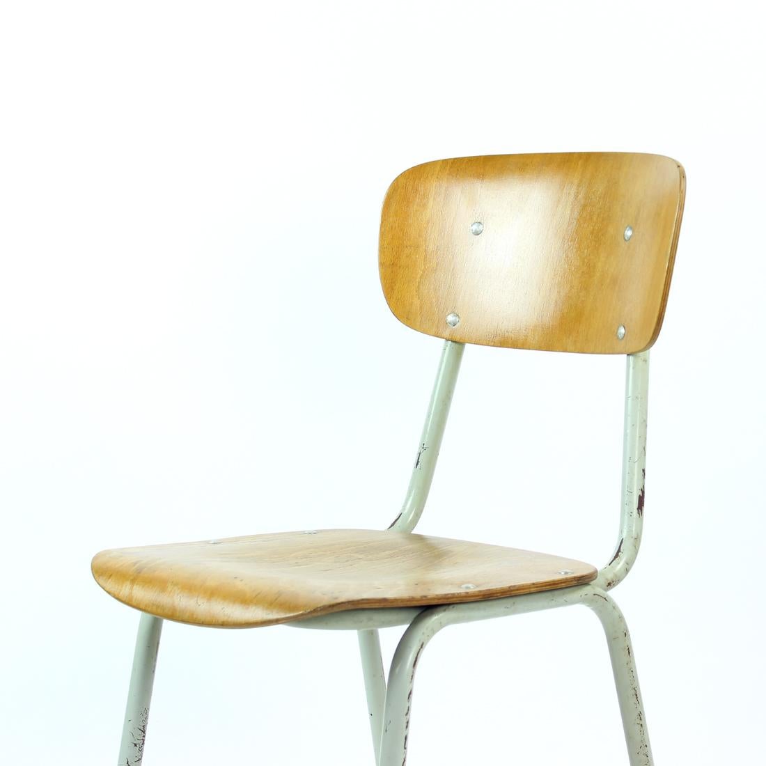 School Chair In Metal And Plywood, Kovona, Czechoslovakia 1960s In Good Condition For Sale In Zohor, SK