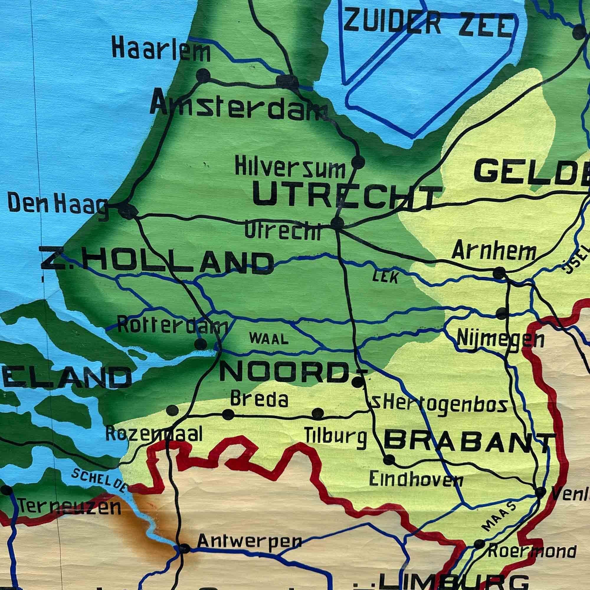 School Chart oder Pull-Down-Karte der Geographie der Niederlande, 1950er Jahre (Moderne der Mitte des Jahrhunderts) im Angebot