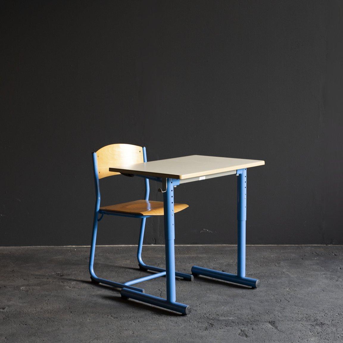 Size : W 700, D 500, H 710 mm (Desk)
 W 410, D 465, H 785, SH 450 mm (Chair)

Both items were used in the Institut français du Japon. The architecture designed by Sakakura Junzo.
Set of desk and chair. Color only available in Blue. (*Brown is