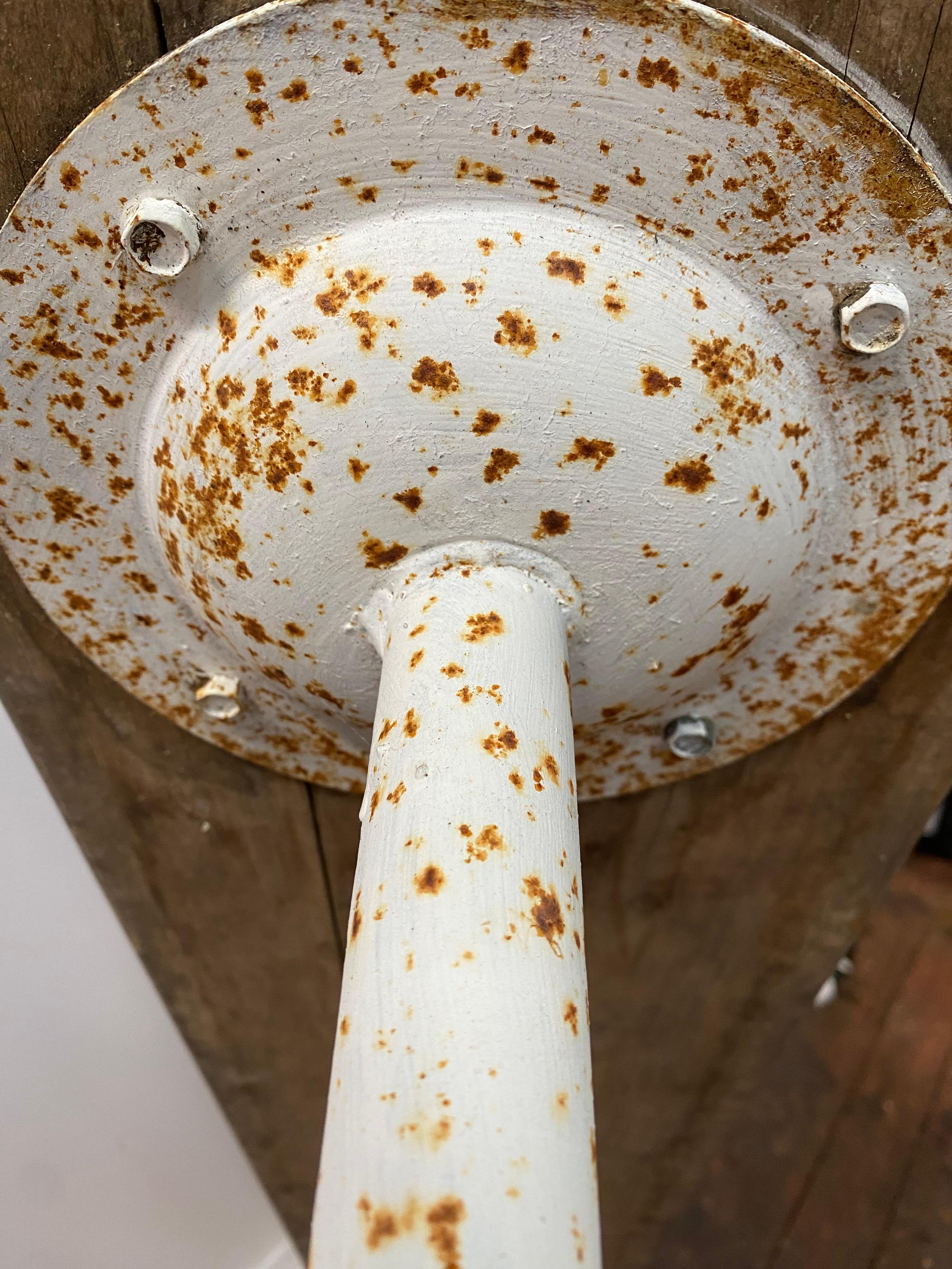 Banco de vestuario de hierro y madera para la escuela Hierro en venta