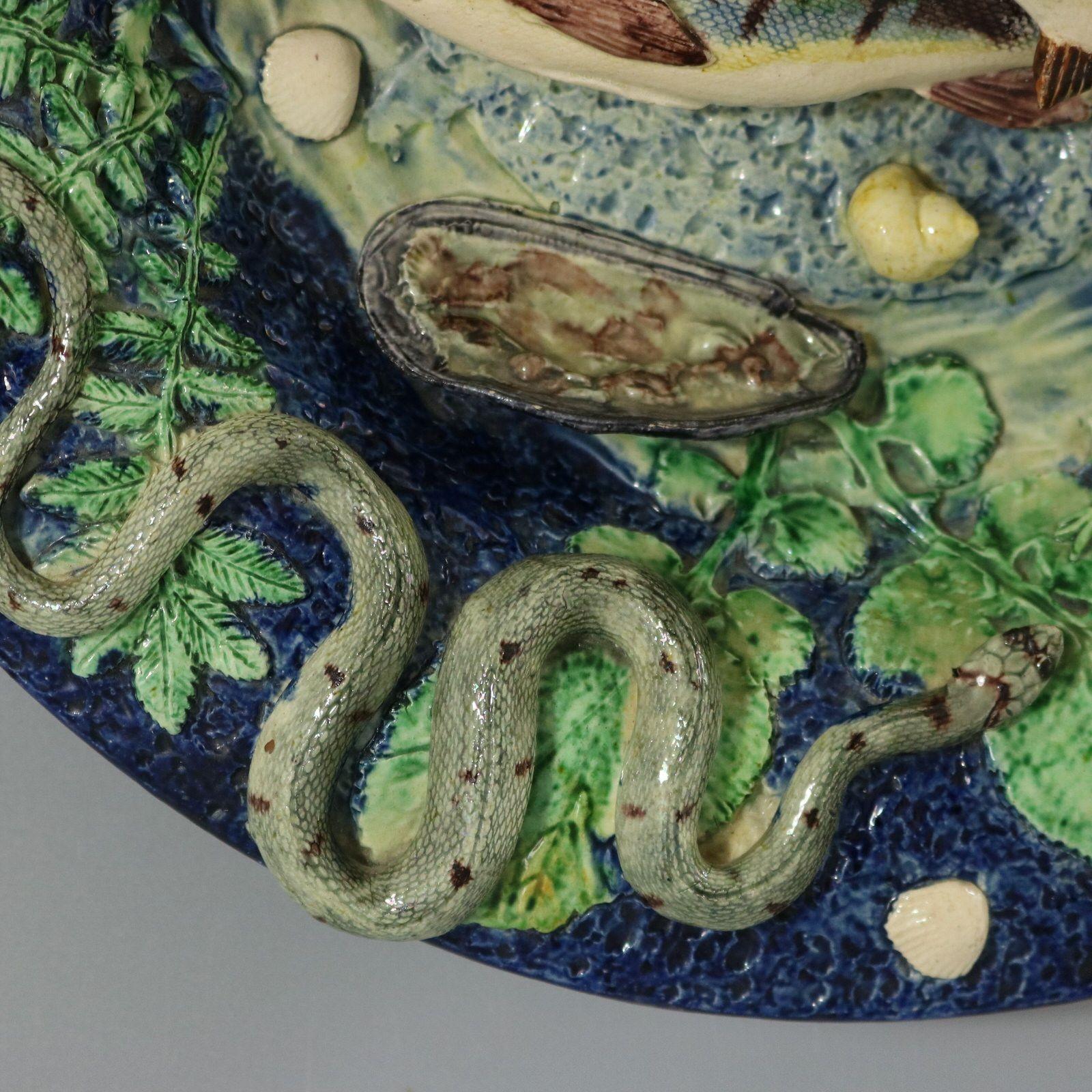 Escuela de París Mayólica Palissy Plato Pez, Reptil y Hojas en Bueno estado para la venta en Chelmsford, Essex