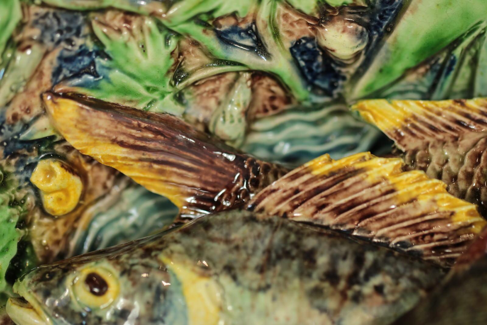 Assiette à poissons et reptiles en majolique Palissy de l'École de Paris en vente 2