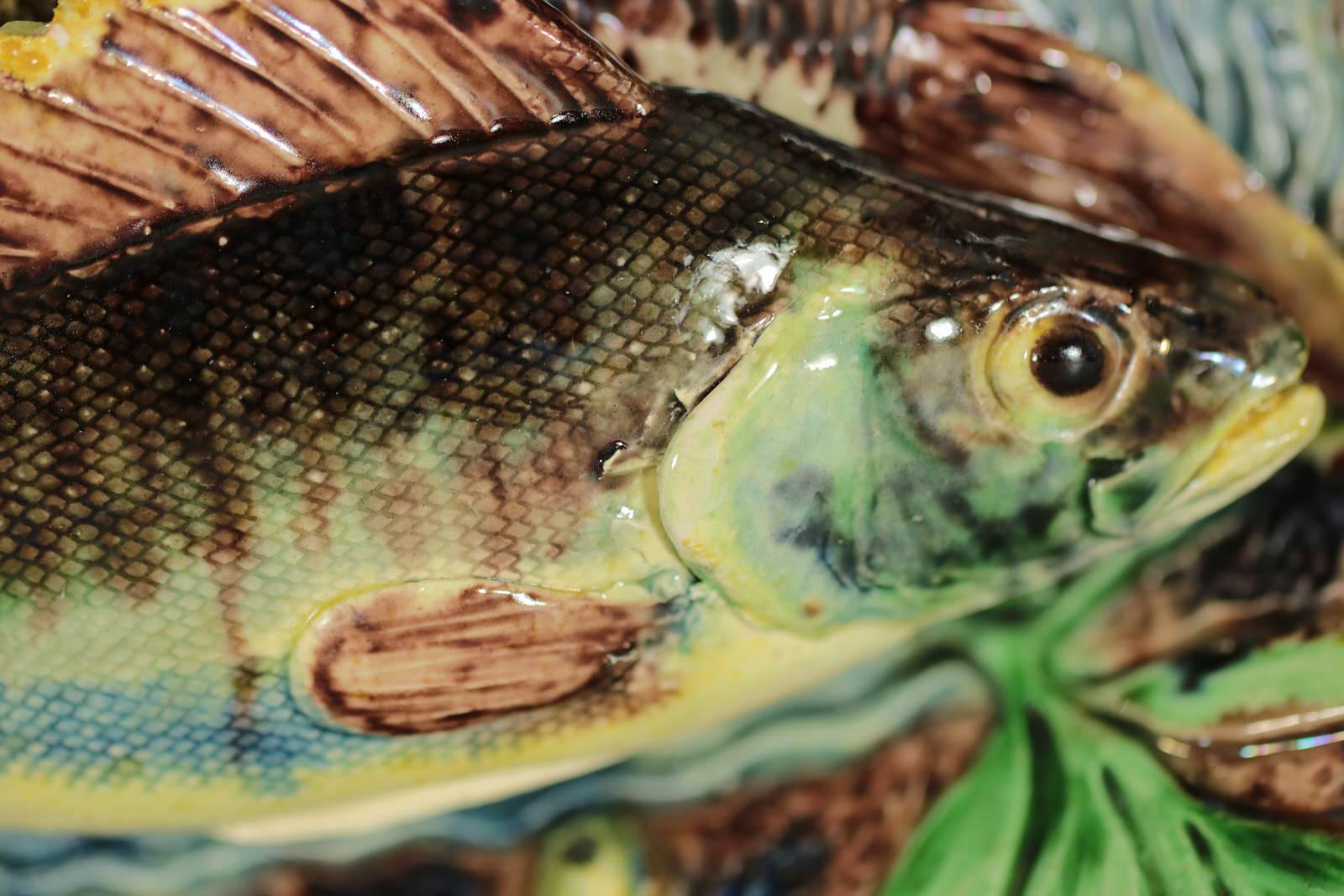 Assiette à poisson Palissy en majolique de l'École de Paris en vente 1