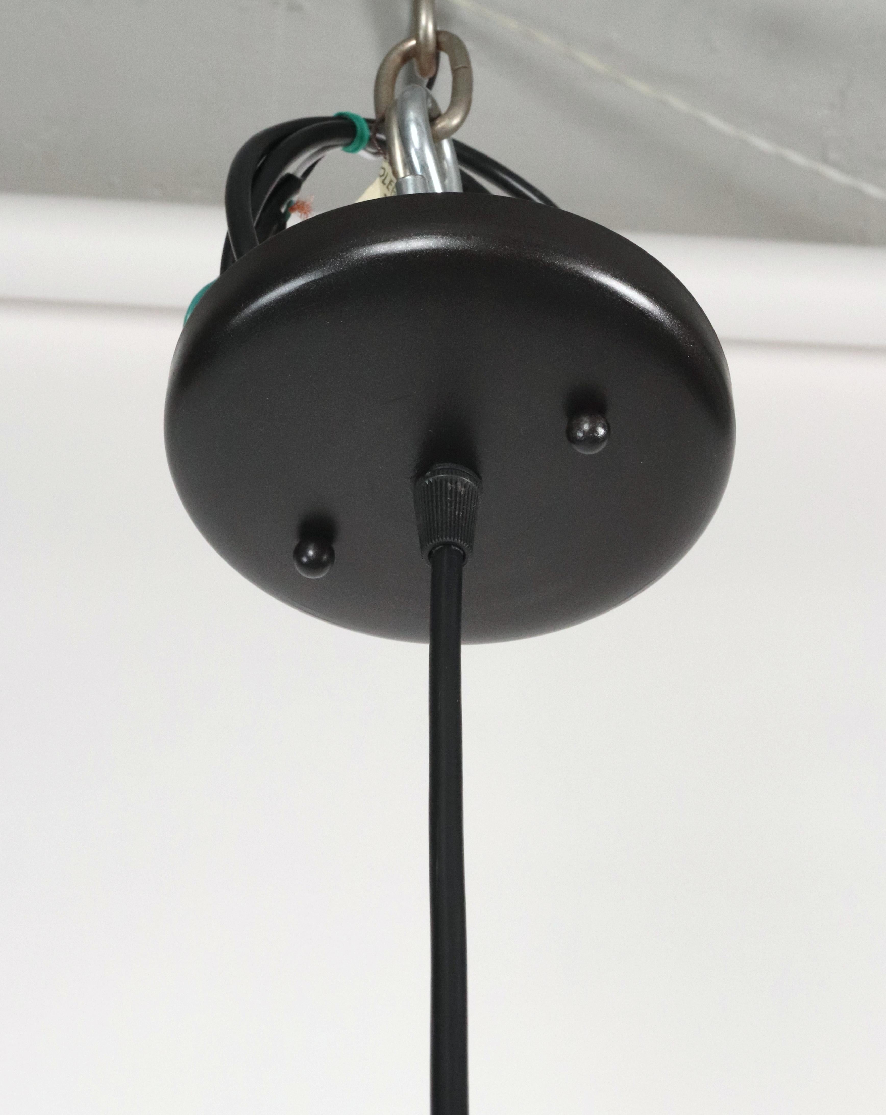 Lampada a sospensione a filo nero in vetro bianco latte Schoolhouse in vendita 7