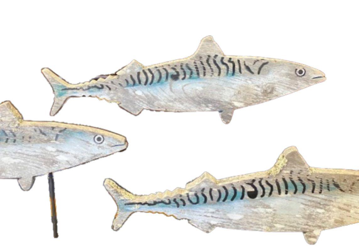 Schooling Mackerel by Barnaby Porter, circa 1970s, a sculpture made from reclaimed wood on the mid-coast of Maine. Porter used old found wood to cut and hand paint these three mackerel 