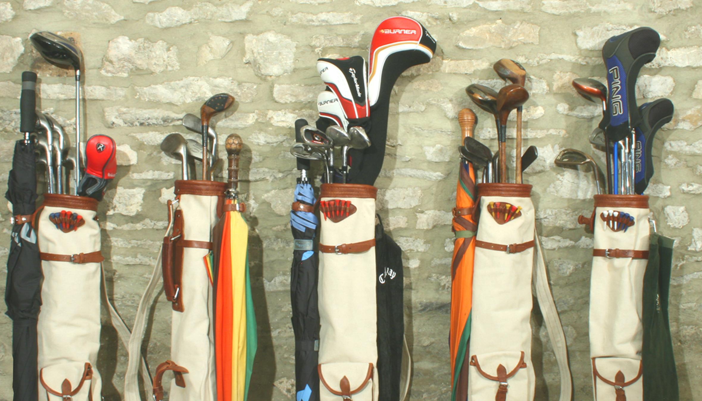 Canvas golf bag in a vintage 1930s style.
If you need a lightweight golf bag and want to stand out from the crowd then this traditional looking pencil golf bag is for you. The inspiration was taken from designs of the hickory era and has resulted