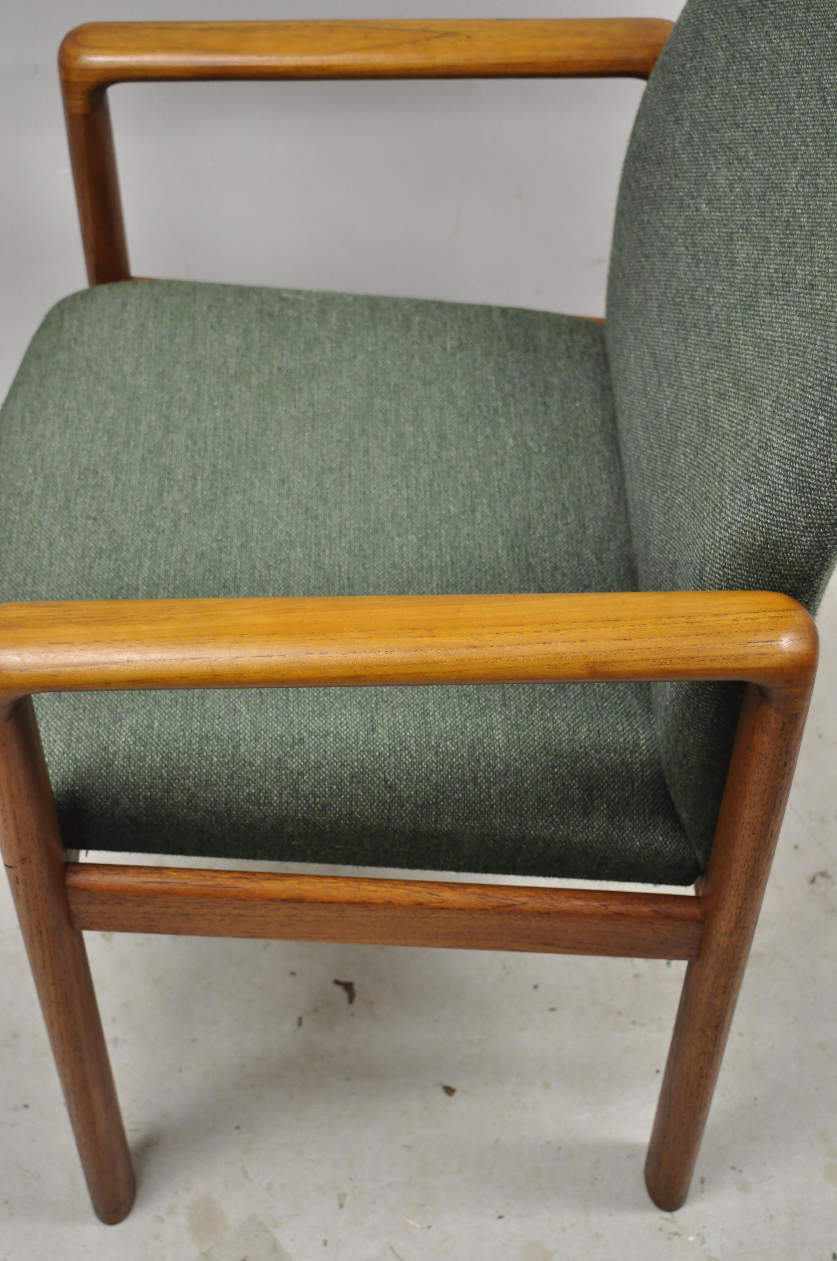 Fauteuil club en bois de teck Schou Andersen Mbelfabrik avec étiquette 3