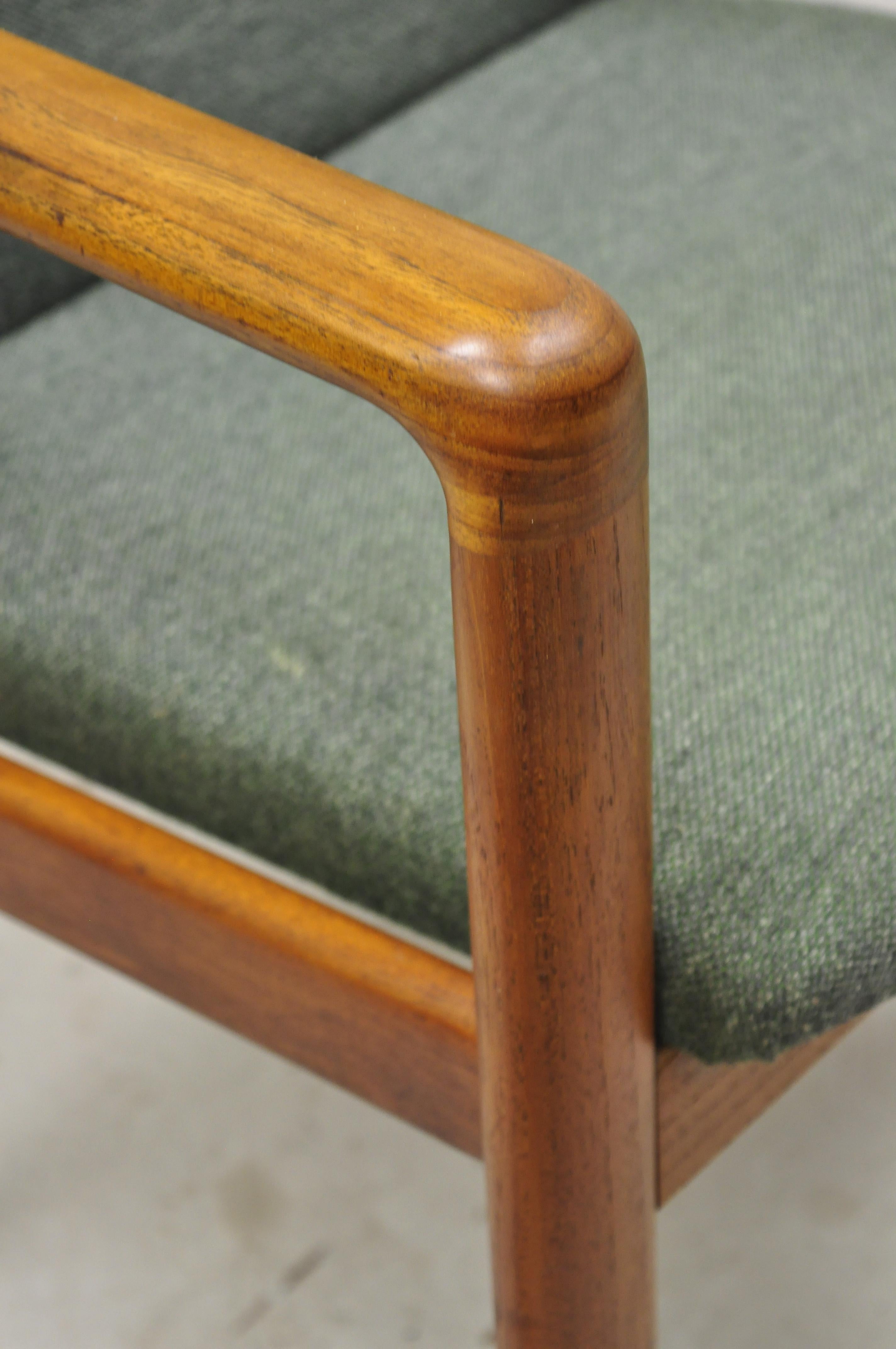Fauteuil club en bois de teck Schou Andersen Mbelfabrik avec étiquette 1
