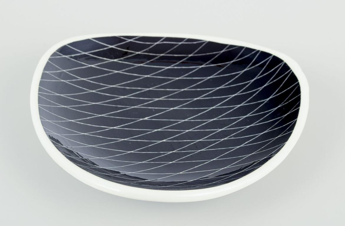 Mid-Century Modern Schramberg, Allemagne. Cinq petites assiettes 