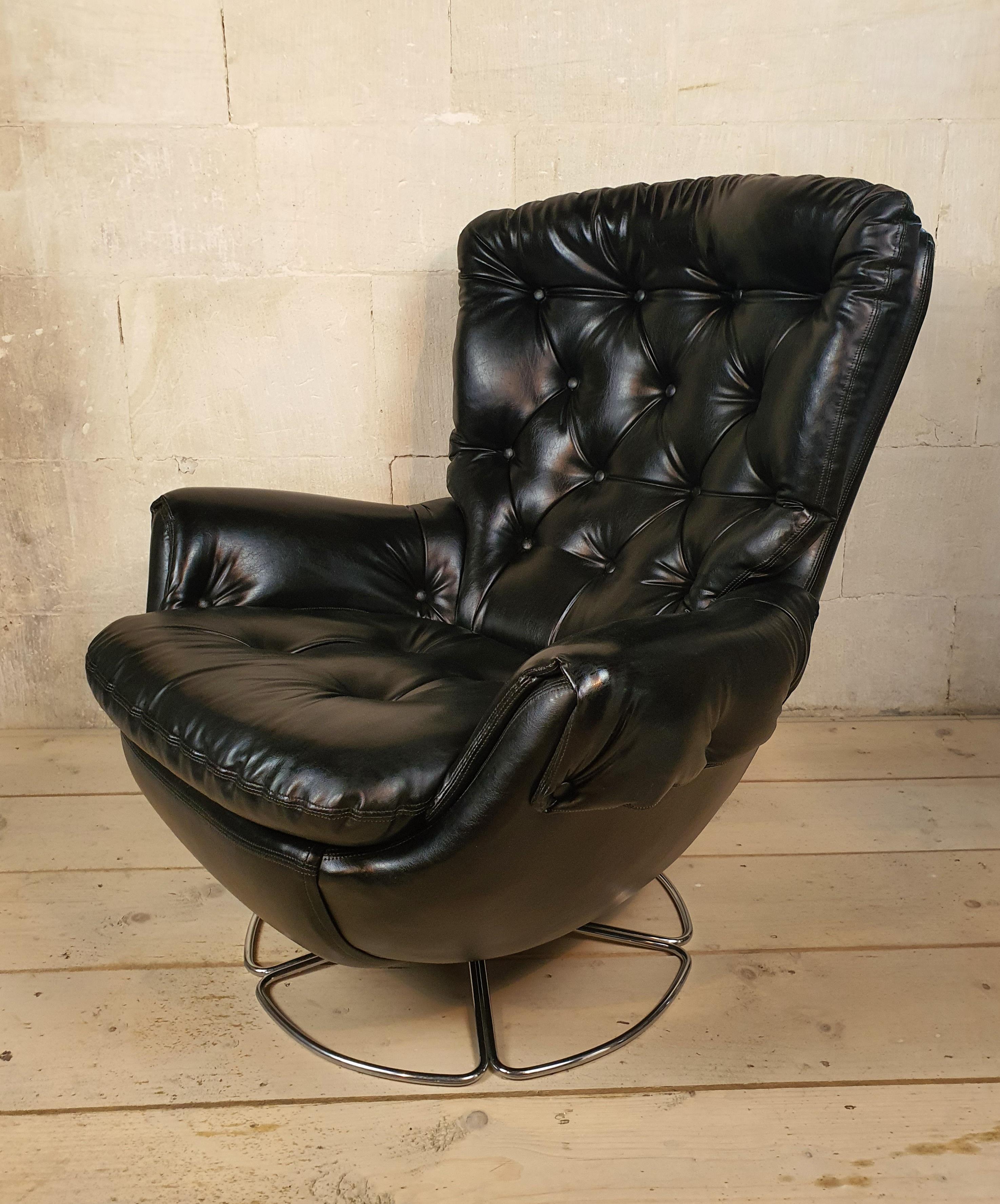20th Century Schreiber Swivel 'Blofeld' James Bond Style Chair For Sale