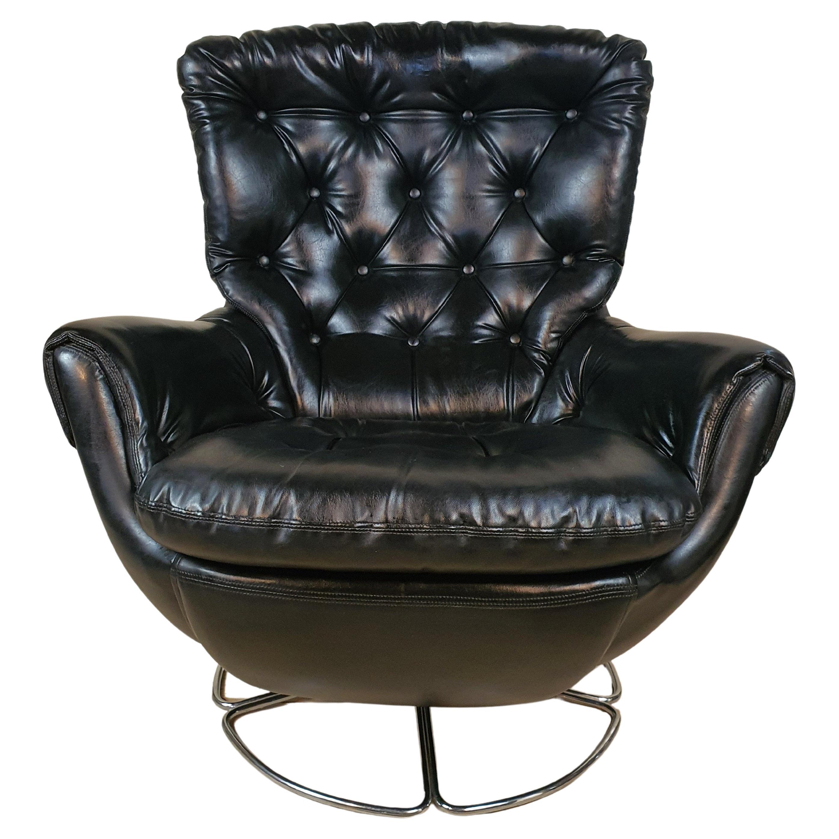Schreiber Swivel 'Blofeld' James Bond Style Chair For Sale