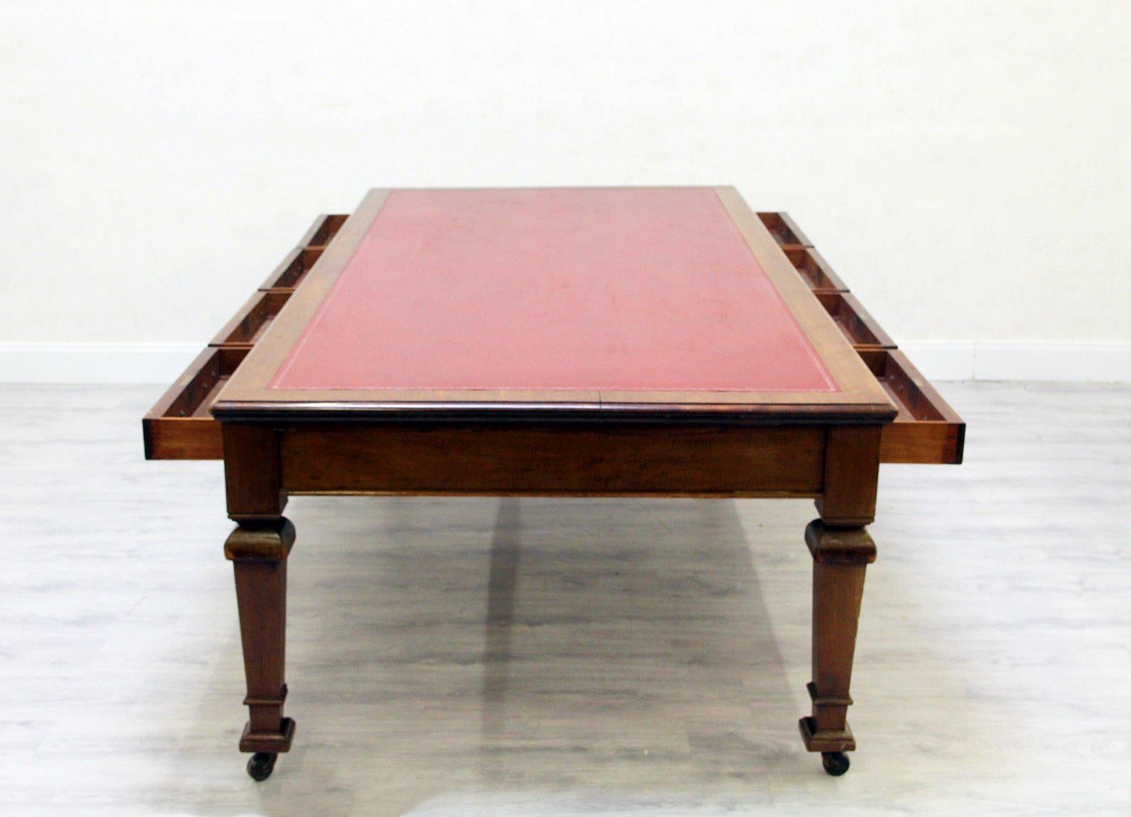 Chesterfield-Leder-Schreibtisch im englischen Kolonialstil im Angebot 2