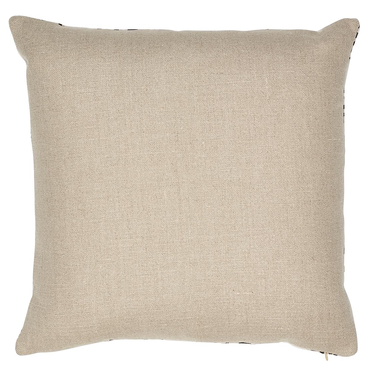 This pillow features Le Moderne Cut Velvet by Johnson Hartig for Schumacher with a knife edge finish. A geometric floral motif with an Art Deco echo, Le Moderne Cut Velvet in neutral is a gorgeous textural fabric design by Johnson Hartig of
