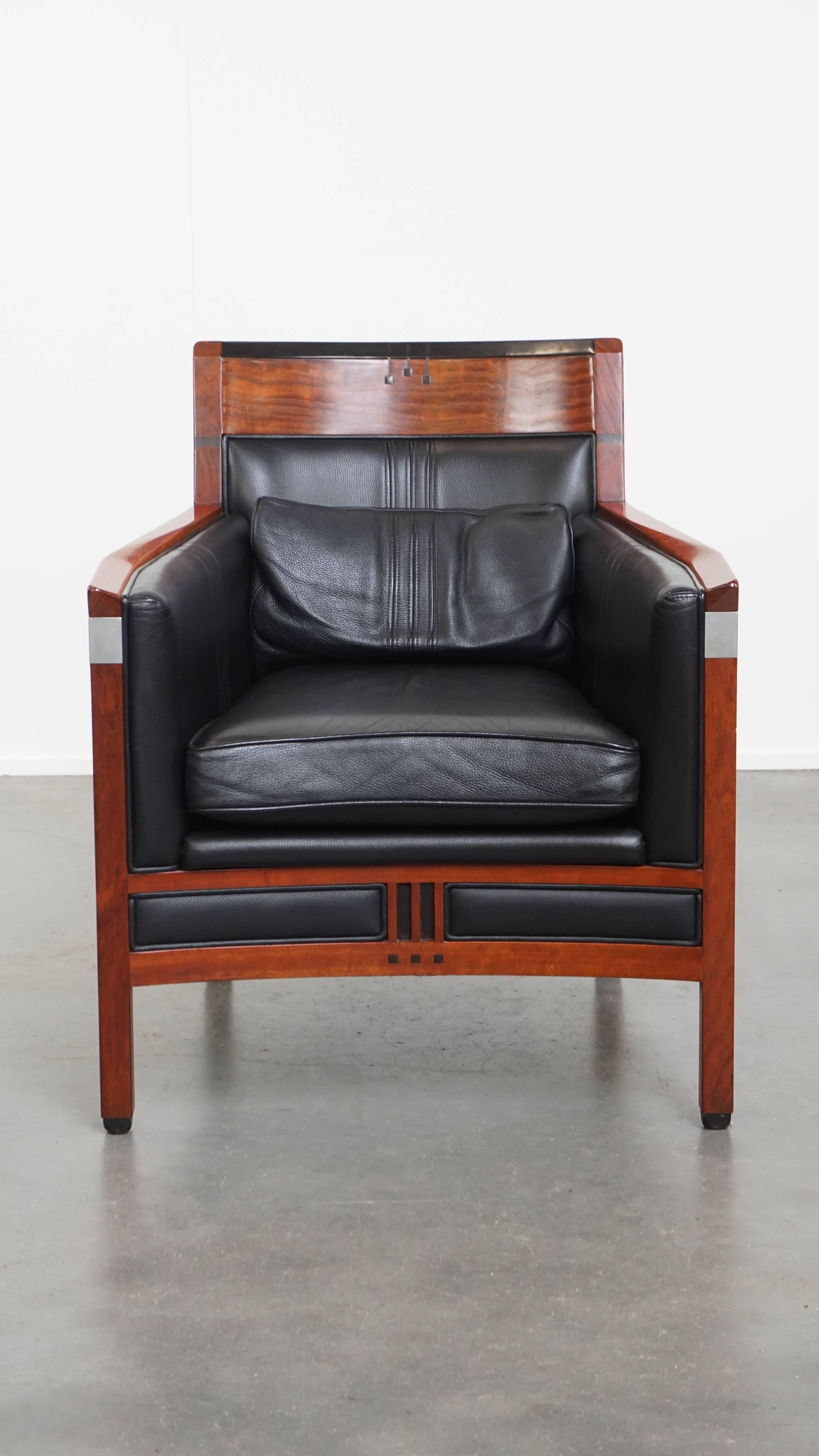 A piece of furniture designed and made by Schuitema is synonymous with beautiful design and very high quality, as is this beautiful Art Deco design armchair from the Decoforma series. This armchair has striking original details, making it a real