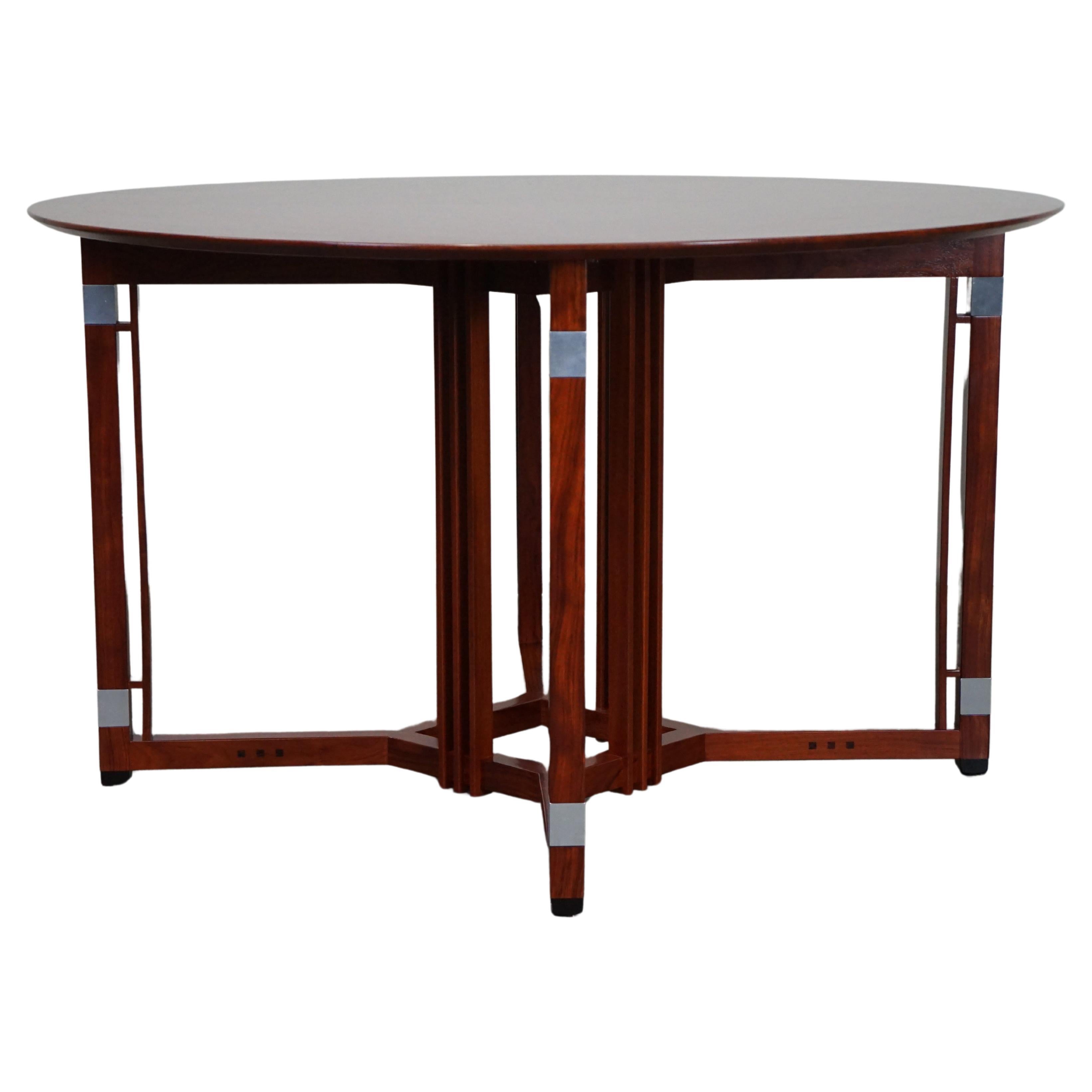 Schuitema round dining table Art Deco design from the Decoforma series.