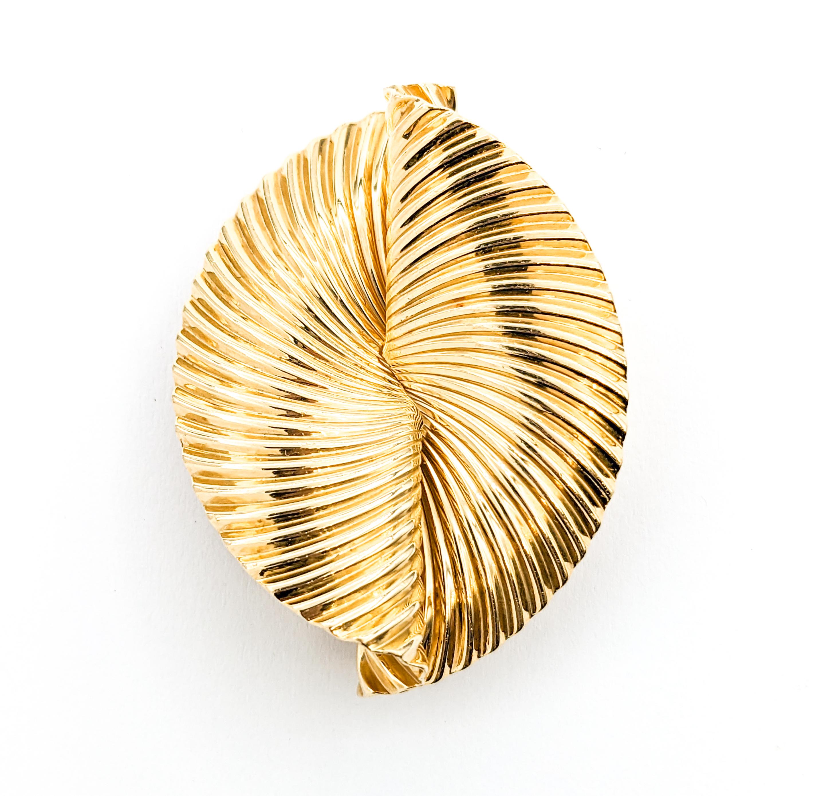 Mid-Century George Schuler for Tiffany Swirl Brooch In Yellow Gold  For Sale 3