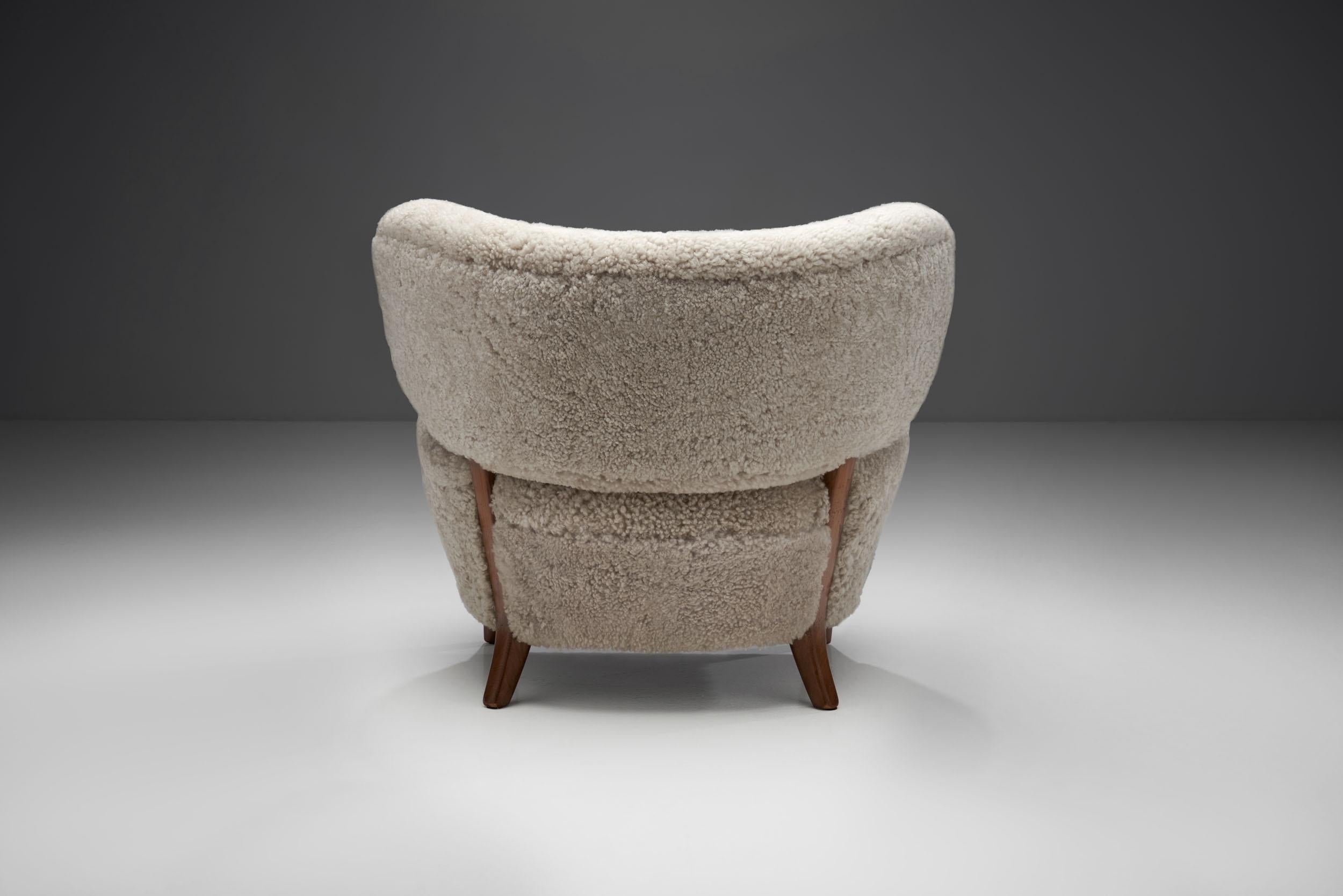 Scandinavian Modern “Schulz” Lounge Chair by Otto Schulz for Jio Möbler Jönköping, Sweden circa 1940