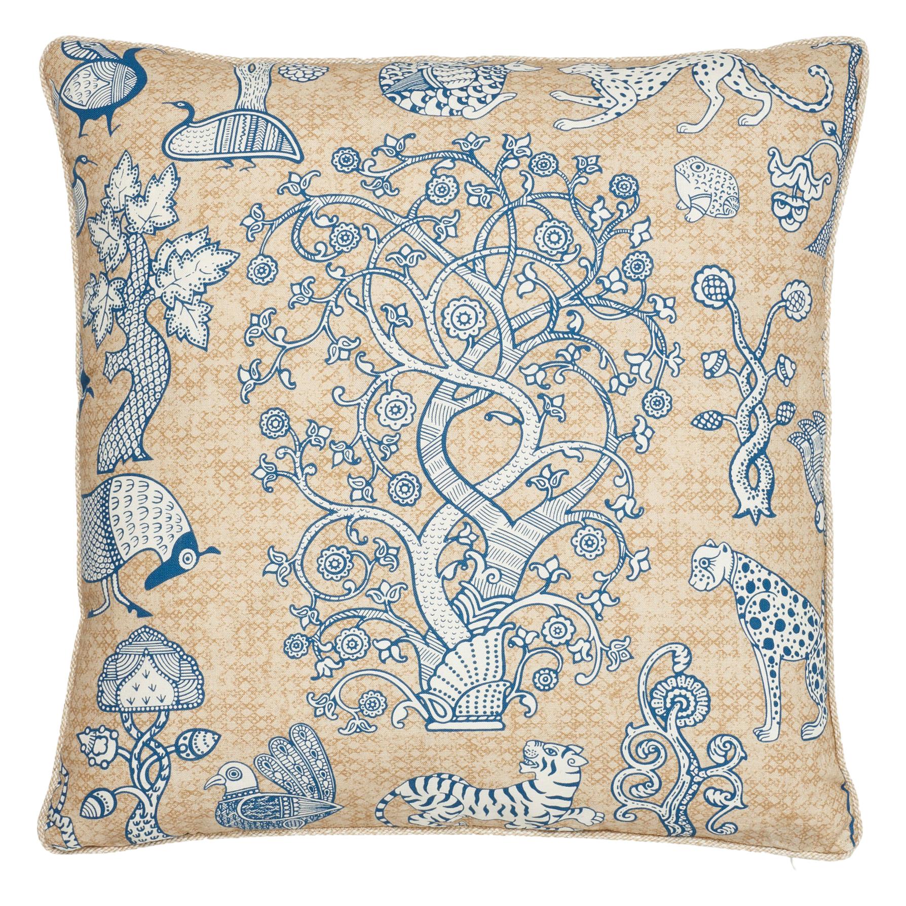 Coussin à deux faces en lin naturel bleu Animalia Schumacher en vente