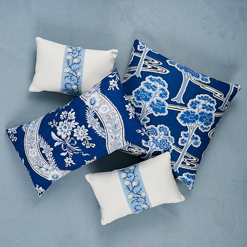 Schumacher Ashoka Lumbar Pillow in Ivory & Blue In New Condition For Sale In New York, NY