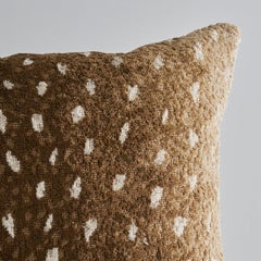 Schumacher Axis Velvet 20" Pillow In Fawn