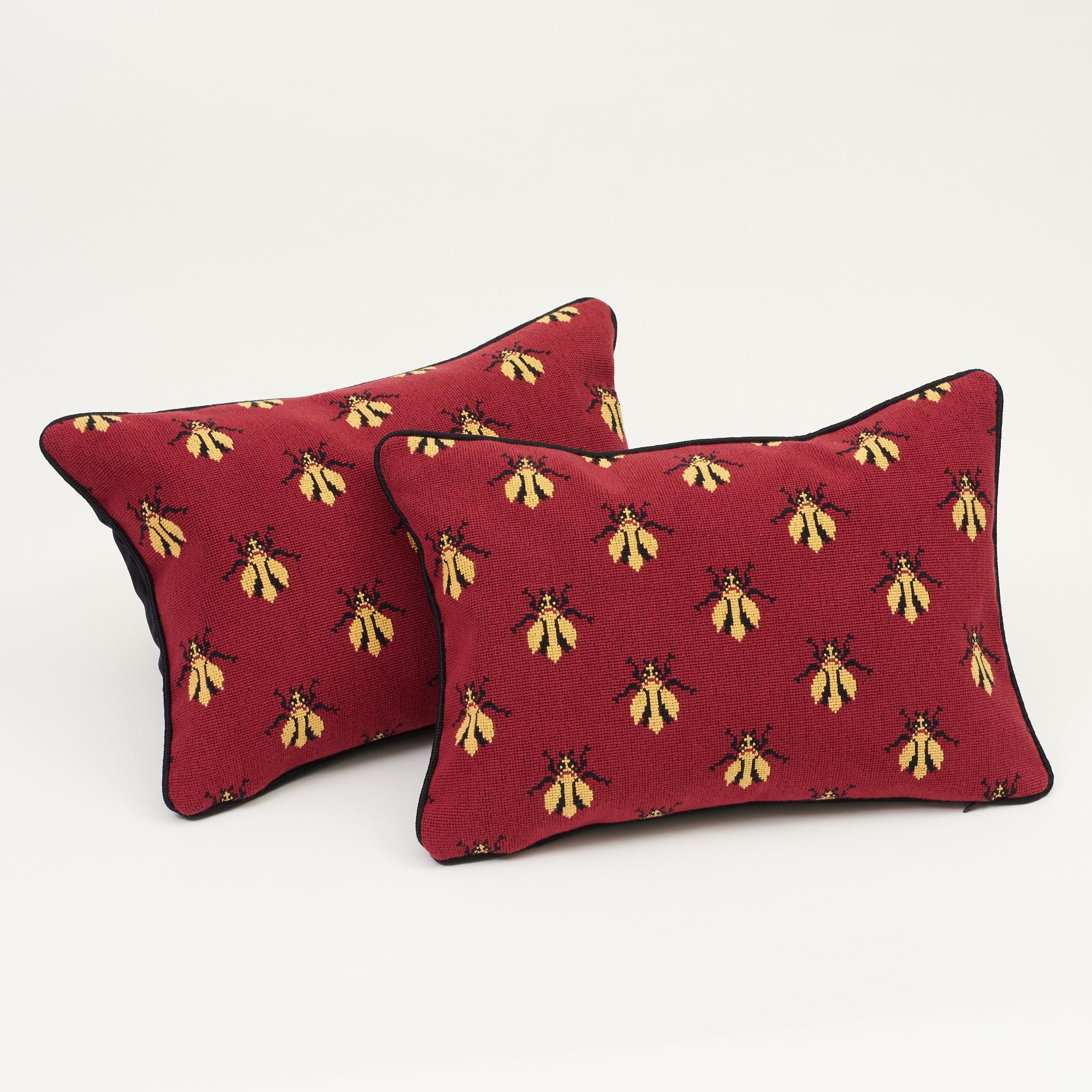 Modern Schumacher Bee Epingle Red Black Cotton Velvet Pillow For Sale