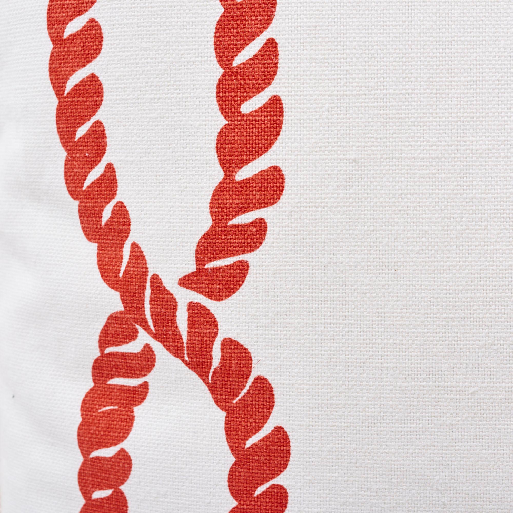 Schumacher Coralline Rosso Cuscino bifacciale in lino e cotone In condizioni Nuovo in vendita a New York, NY