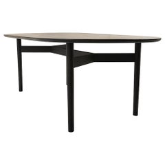 Table de salle à manger Schumacher Editions Puffin 84" en noir doux