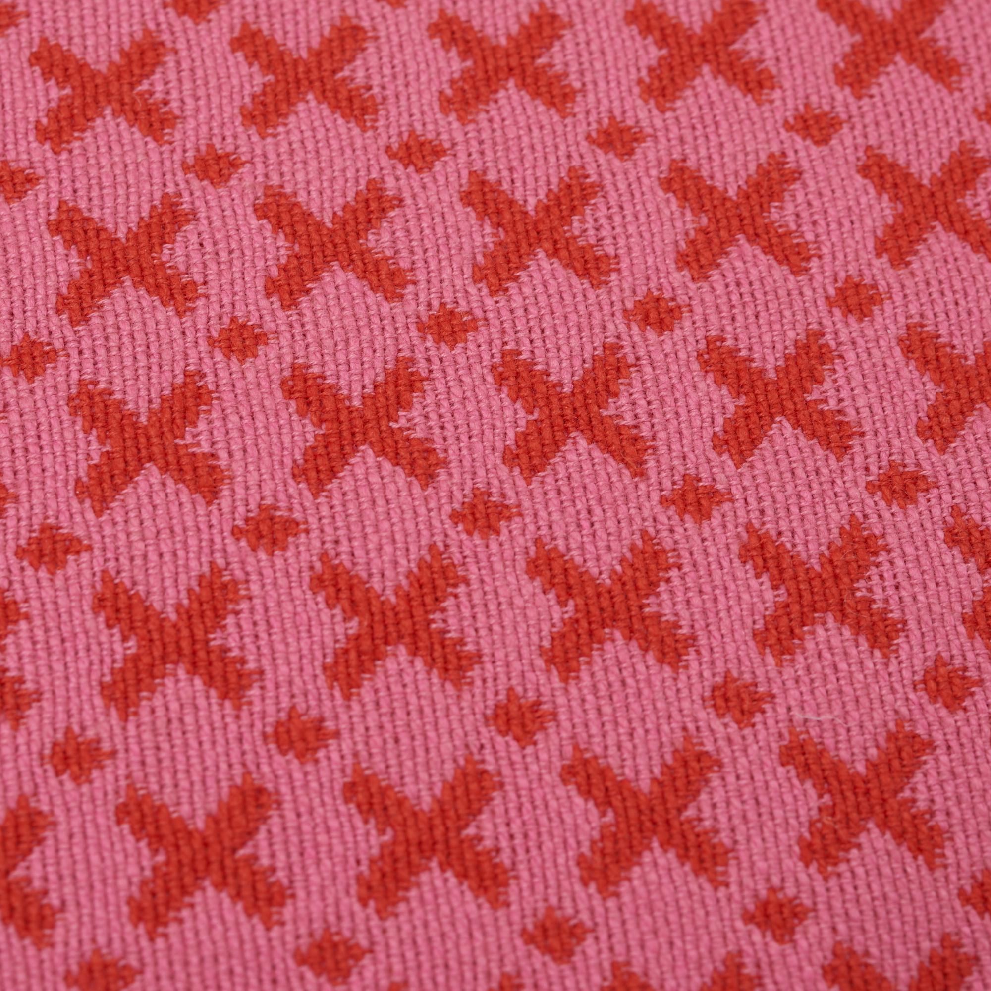 Coussin à deux faces en coton rouge et rose Schumacher d'Elias Neuf - En vente à New York, NY