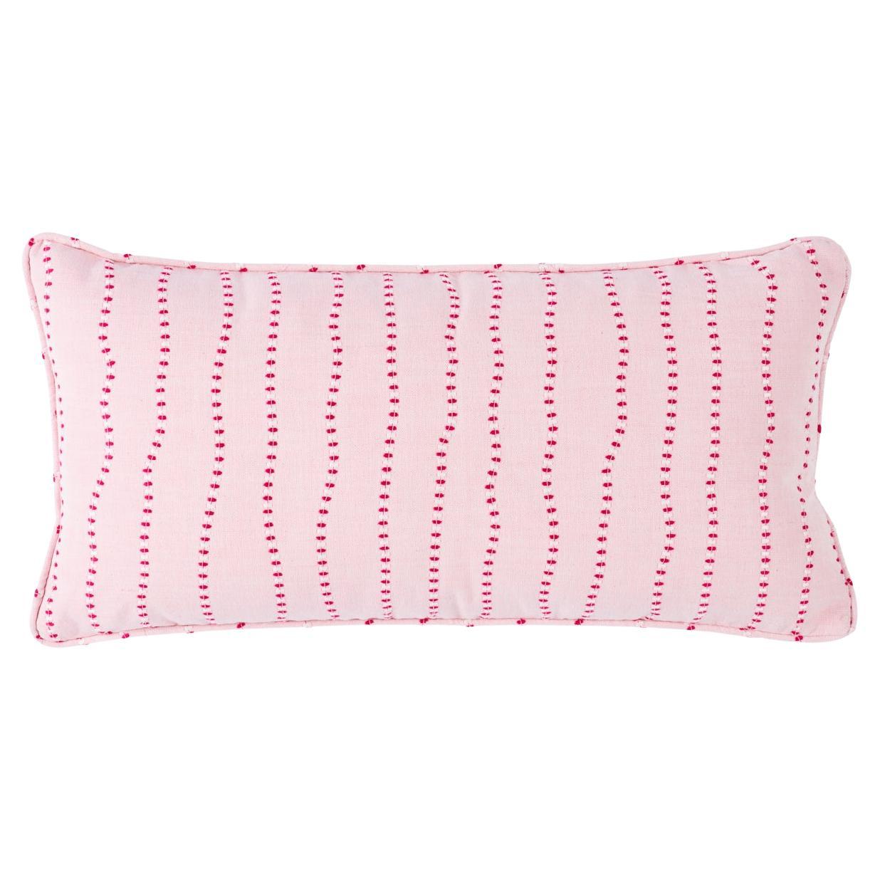 Coussin Schumacher en broderie d'elodie rose 24 x 12 pouces