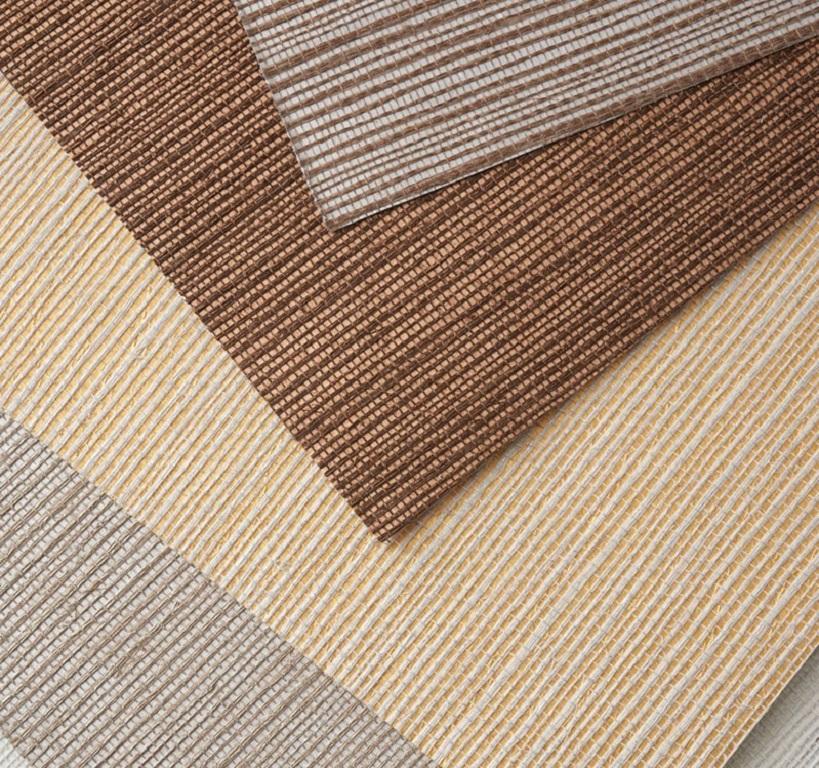 Chanvre naturel sur une gamme de fonds légèrement métalliques, puis fini avec un éclat glamour et subtil ; le mariage parfait entre rustique et luxe.
• Vendu par tranches de 8 verges. 


• Match : Random
 