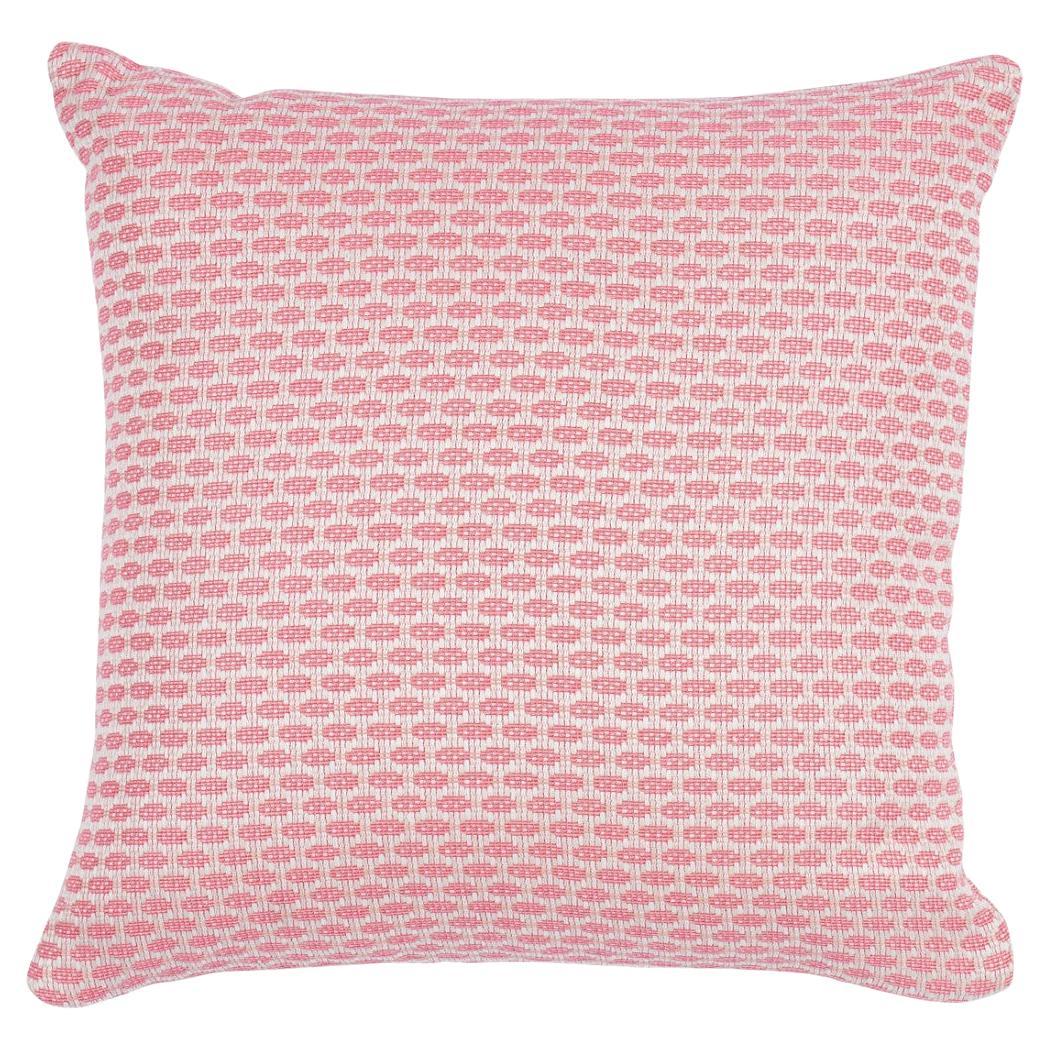 Schumacher Hickox Cojín de interior y exterior de 18" en coral