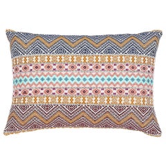 Almohada de rayas Schumacher Holmul & Panan en otoño