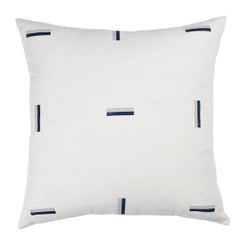 Almohada Schumacher Icehouse 22" En Prusia y Gris