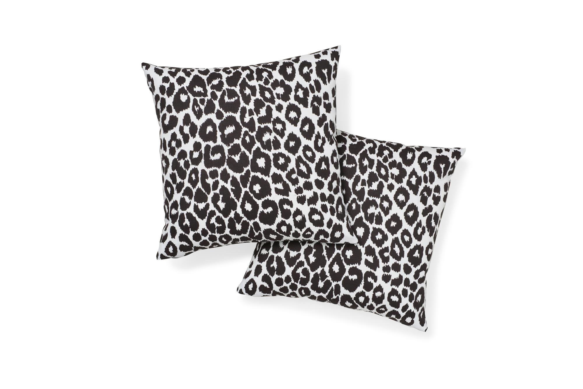 British Schumacher Iconic Leopard Indoor/Outdoor Graphite Pillow For Sale