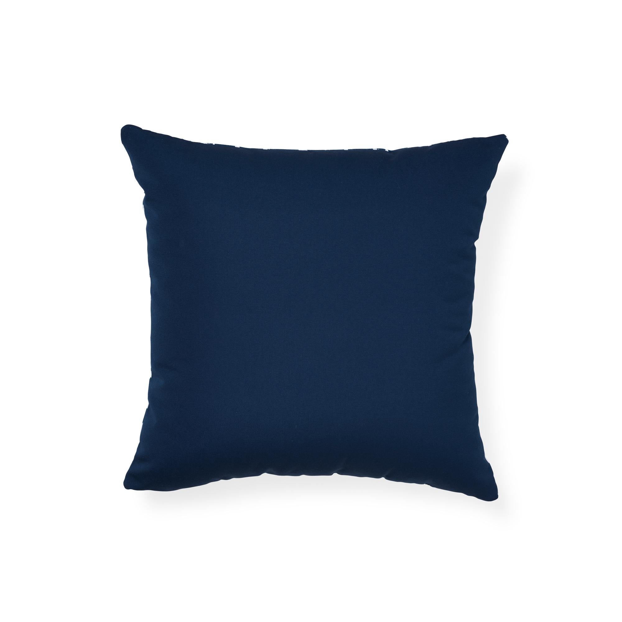 The face of this indoor or outdoor pillow features iconic leopard in navy paired with Ravello in indigo on the back. A sexy animal print first introduced in the 1970s, Iconic leopard is a perennial favorite. Indoor/outdoor synthetic pillow insert