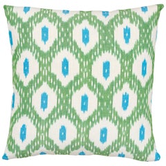 Coussin en coton vert indio Ikat de Schumacher