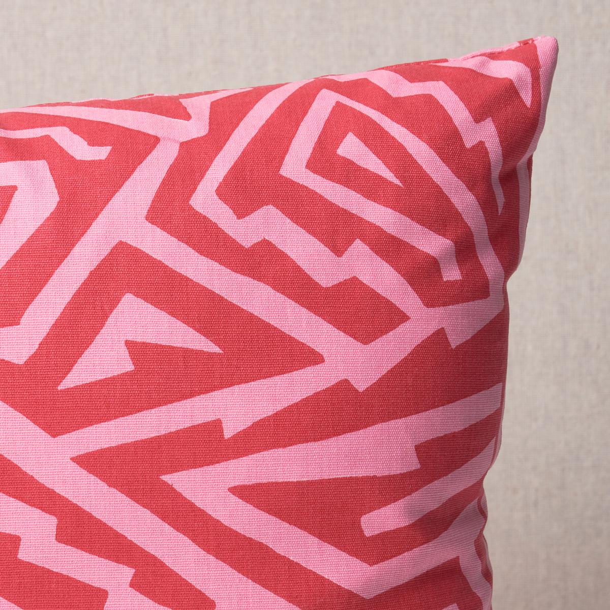 This pillow features Jagged Maze by David Kaihoi for Schumacher with a knife edge finish. Filled with vibrating kinetic energy, Jagged Maze in brown was designed by David Kaihoi and inspired by the pottery of ancestral Pueblo people. Done in a