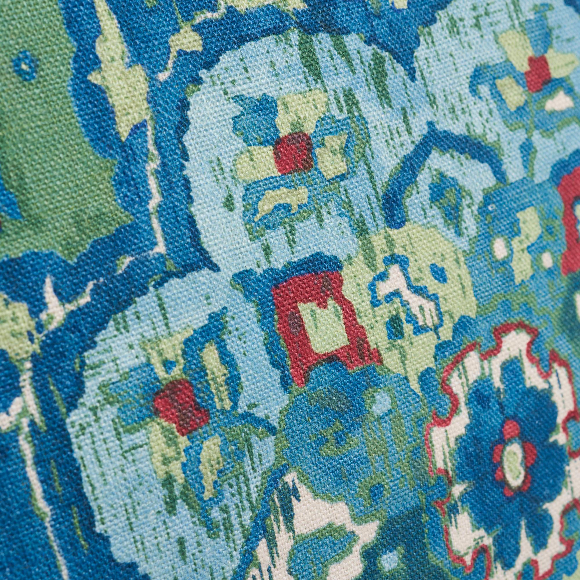 Moderne Coussin en lin à deux faces Jahanara Carpet couleur jade pour Schumacher en vente