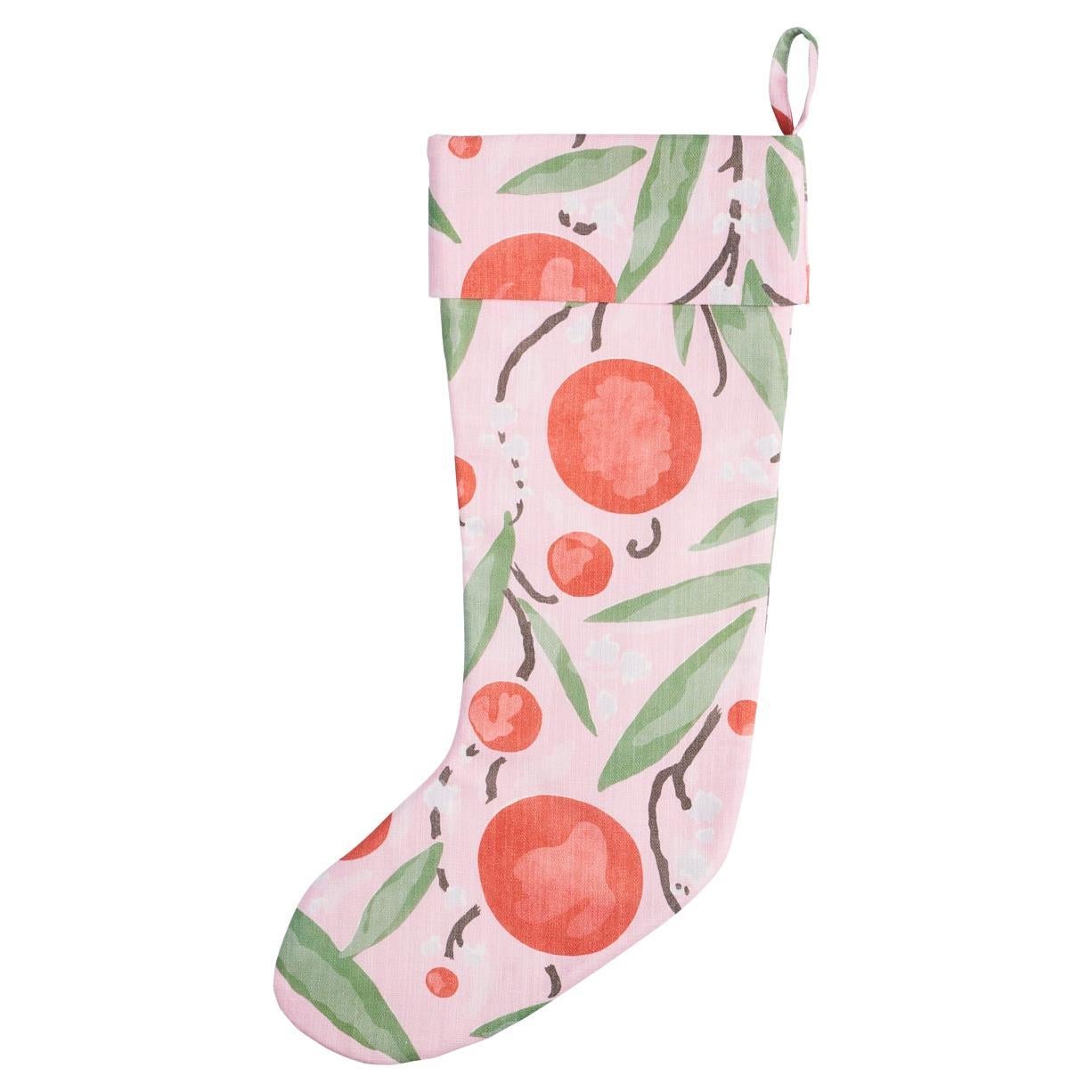 Schumacher - Édition limitée Mirabelle Christmas Stocking en cerisier et rose pâle en vente