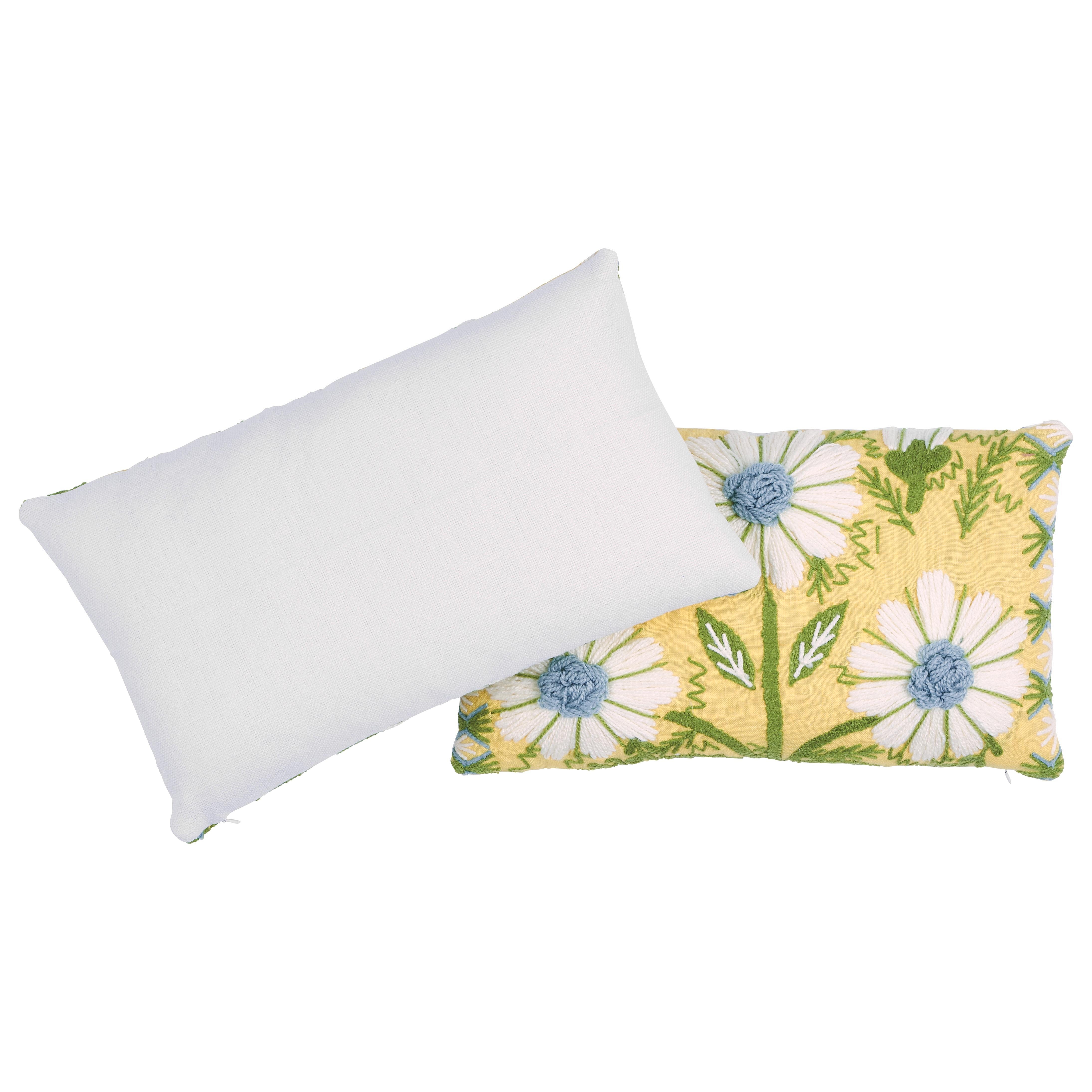 Altro Cuscino con ricamo Marguerite di Schumacher in Buttercup in vendita