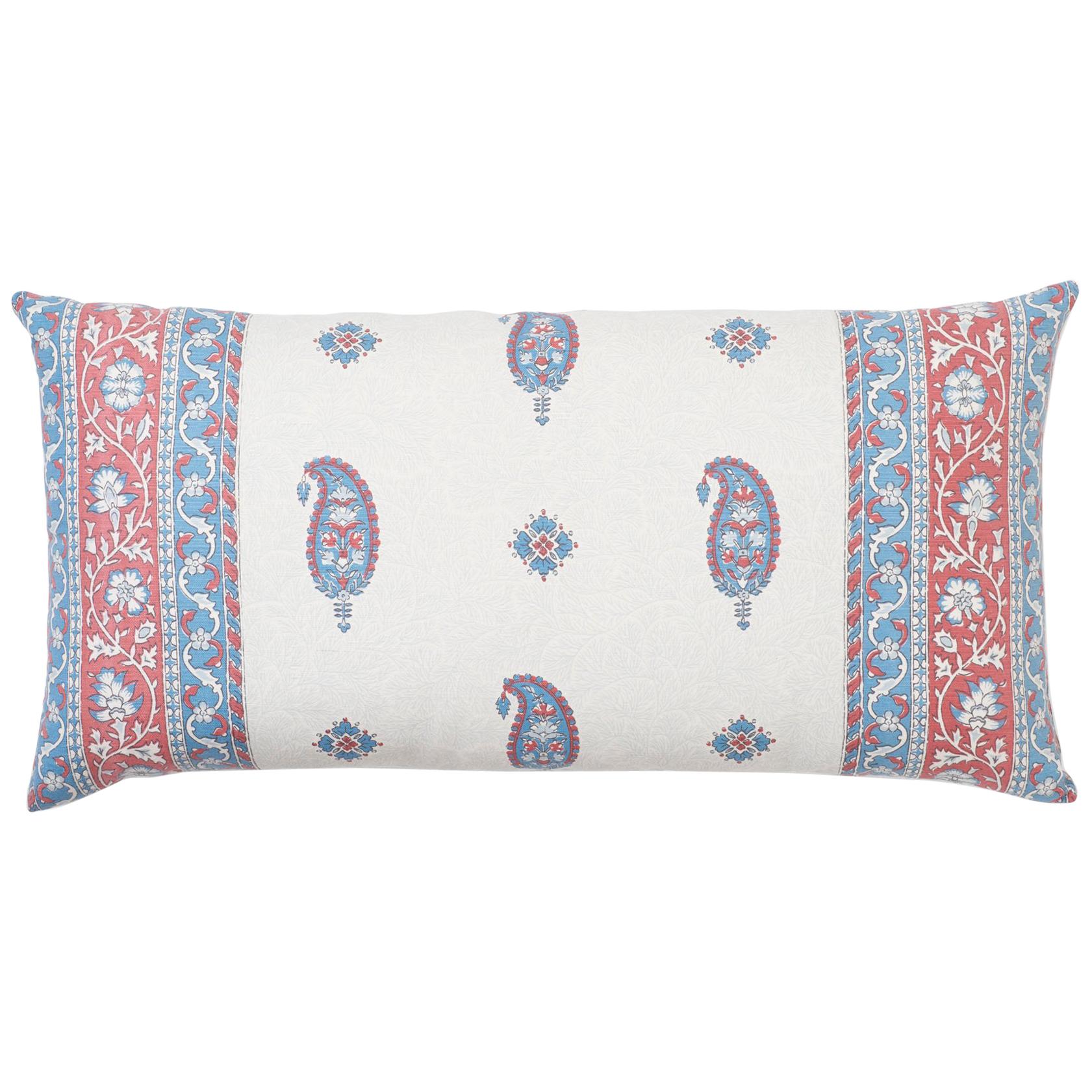 Cuscino per lombare bifacciale rosso di Schumacher Ojai Paisley Mark D. A. in vendita