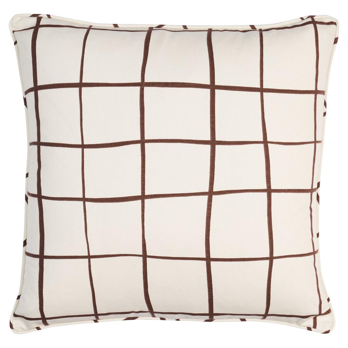 Coussin Schumacher Painterly Windowpane de 50,8 cm en marron en vente