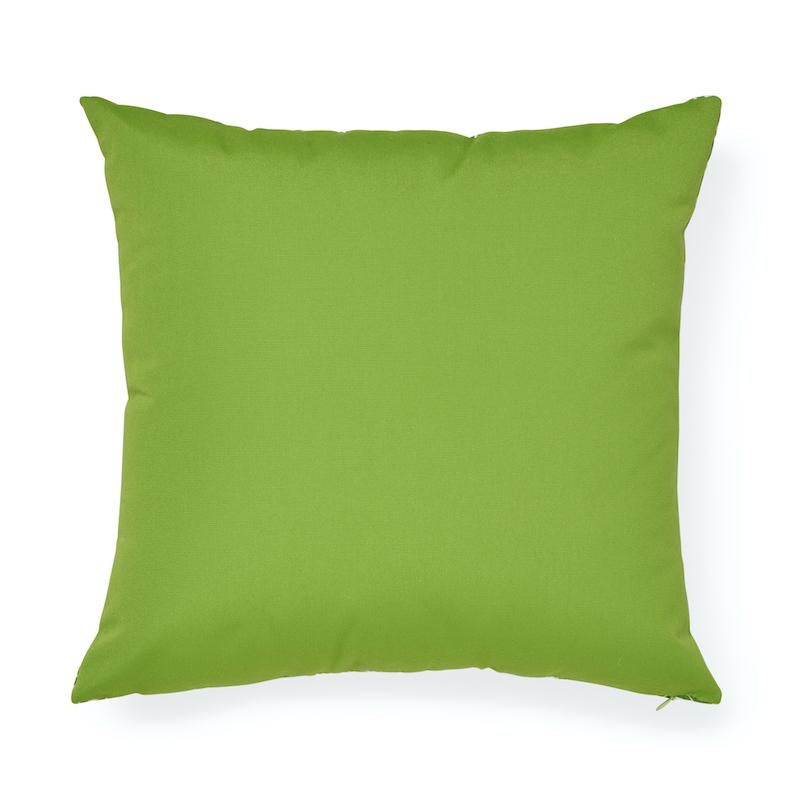 This indoor/outdoor pillow features Queen B II by Studio Bon with a Knife Edge finish. This mod, small-scale octagonal print is a versatile design and a groovy. Back of pillow is Ravello. Pillow includes a polyfill insert and hidden zipper closure.
