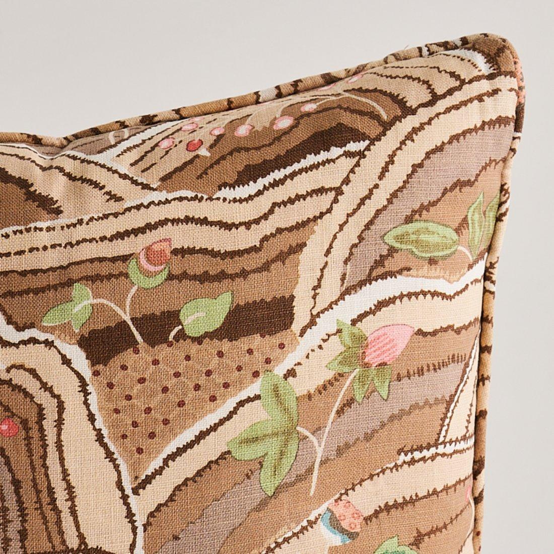 Moderne Schumacher coussin Rolling Hills 50,8 cm en Mocha en vente