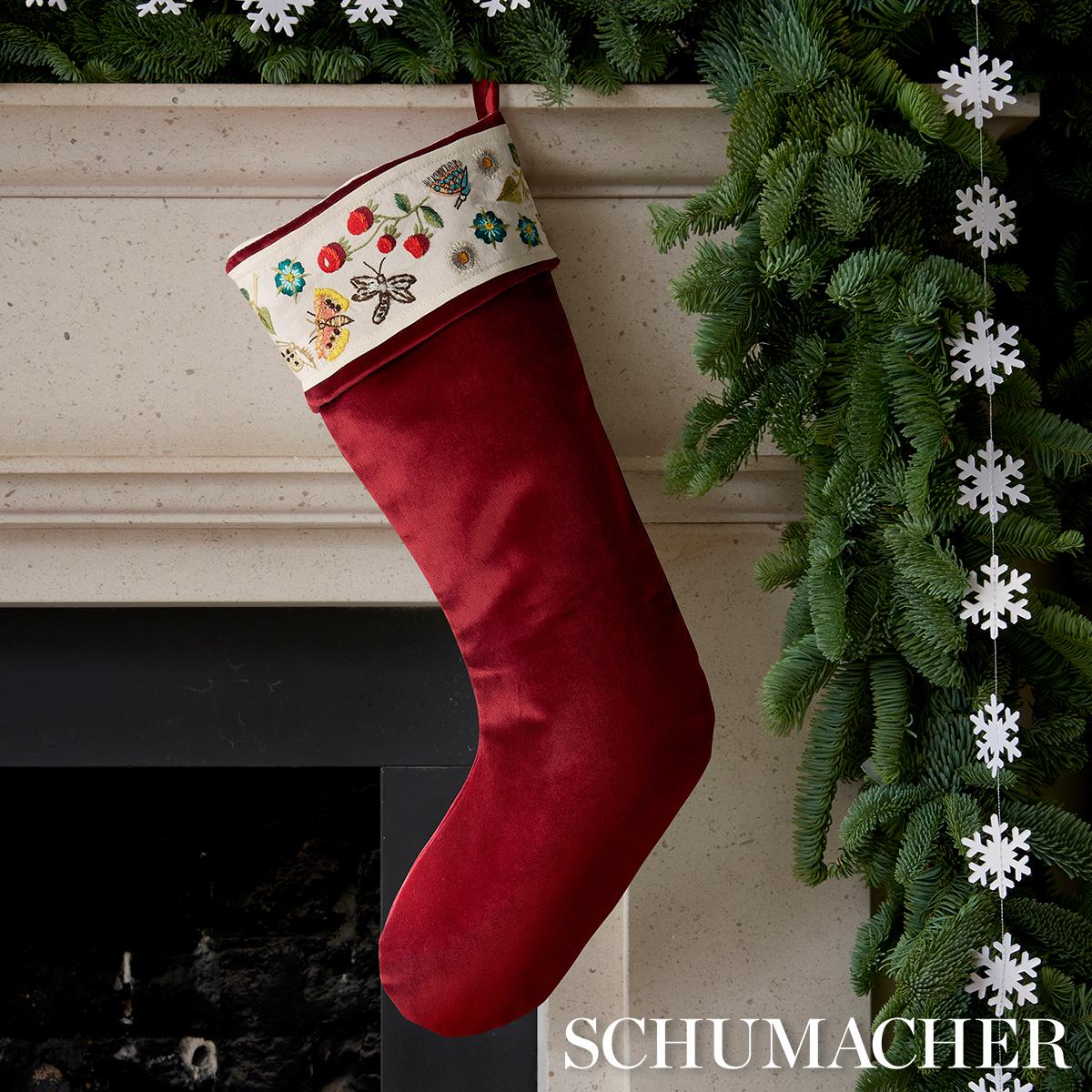 Schumacher Stocking de broderie en soie royale rubis Neuf - En vente à New York, NY