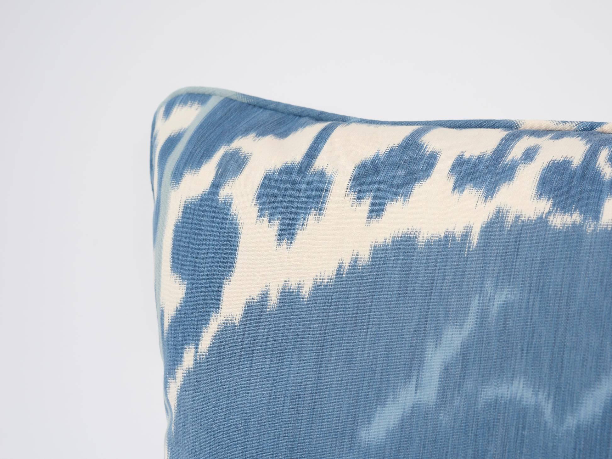 Schumacher Samarkand Ikat II Porcelain Blue Two-Sided Pillow In New Condition For Sale In New York, NY