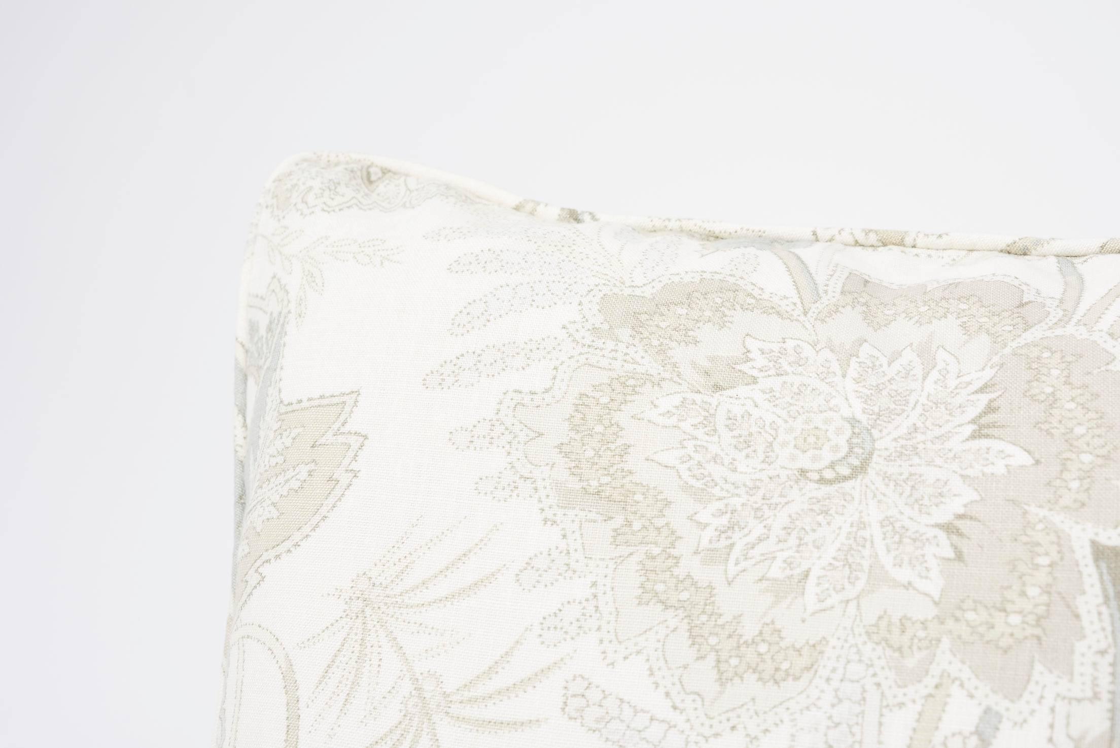 Mid-Century Modern Schumacher Sandoway Vine French Floral Motif White Two-Sided Linen Pillow