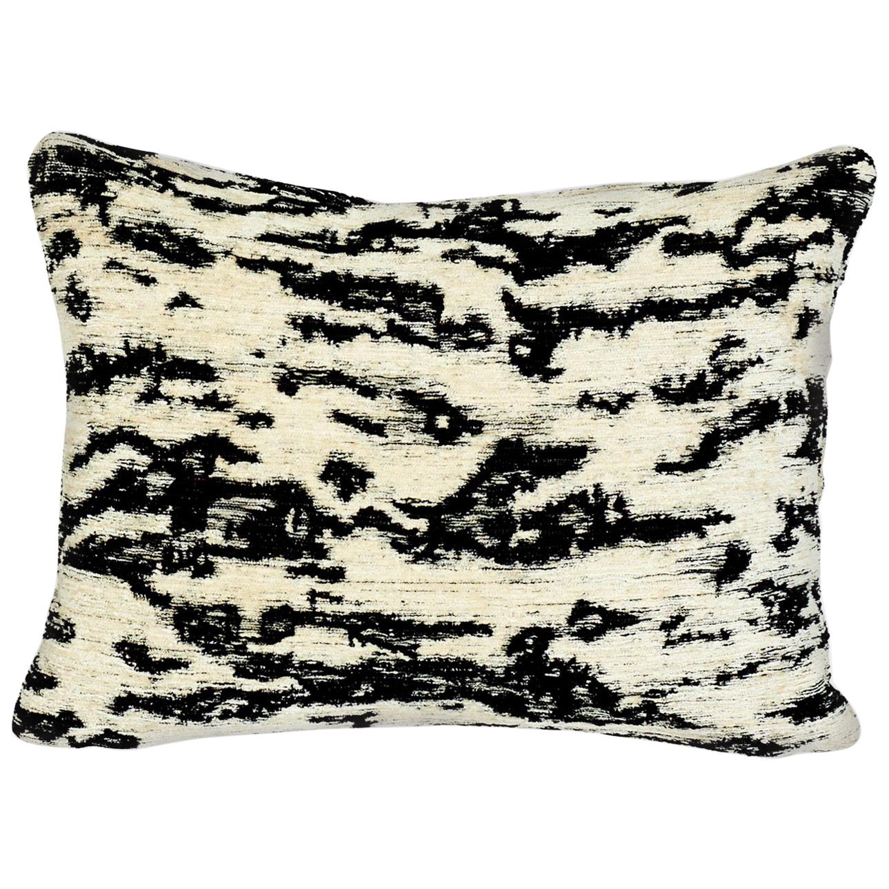 Schumacher Serengeti Tigre Blanc Two-Sided Chenille Lumbar Pillow