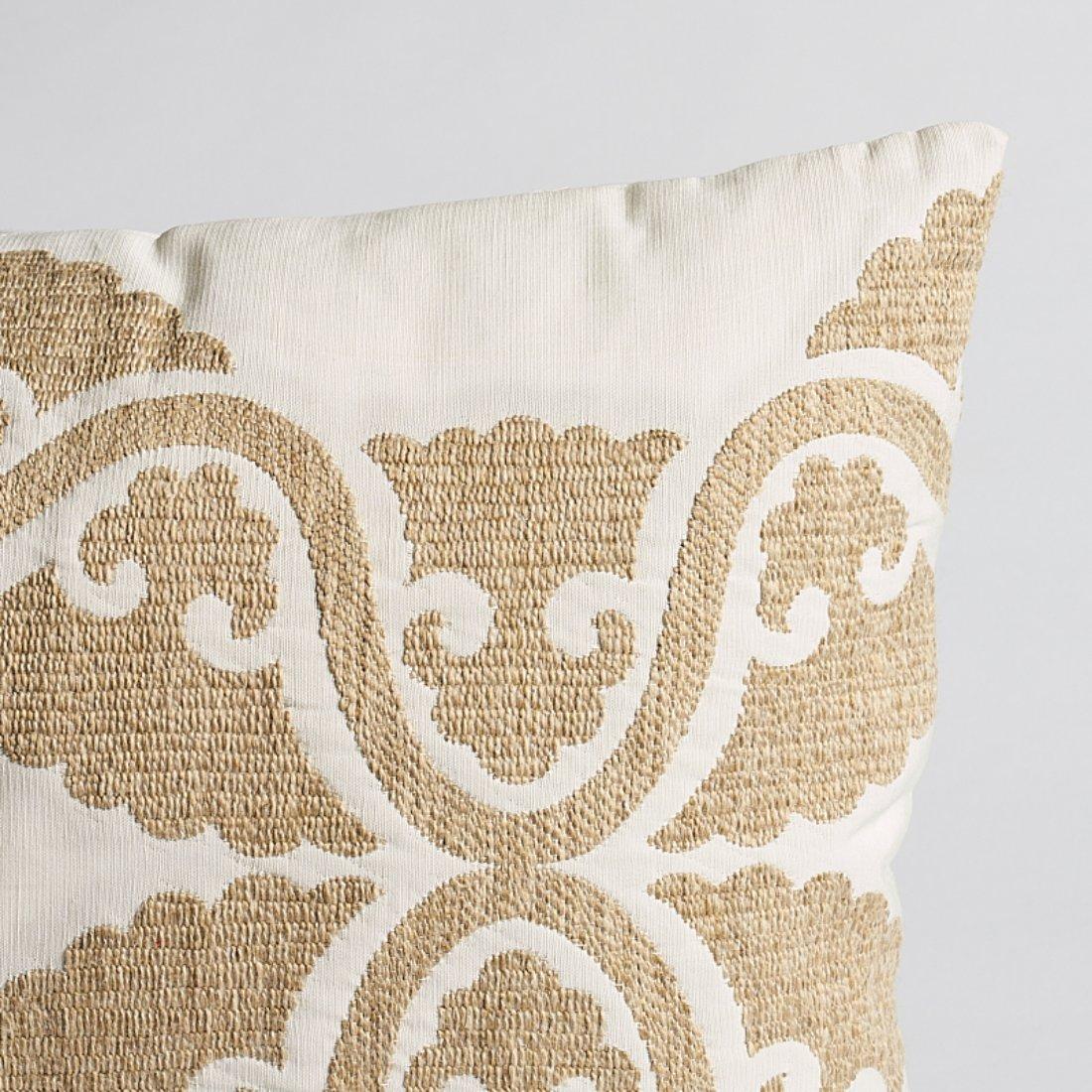 This pillow features Silijan with a Knife Edge finish. Our Siljan pattern in ivory is a study in subtle contrasts. Oversized medallions woven in a soft textured yarn stand out against a ground with a fine, lovely file, resulting in a fabric with a