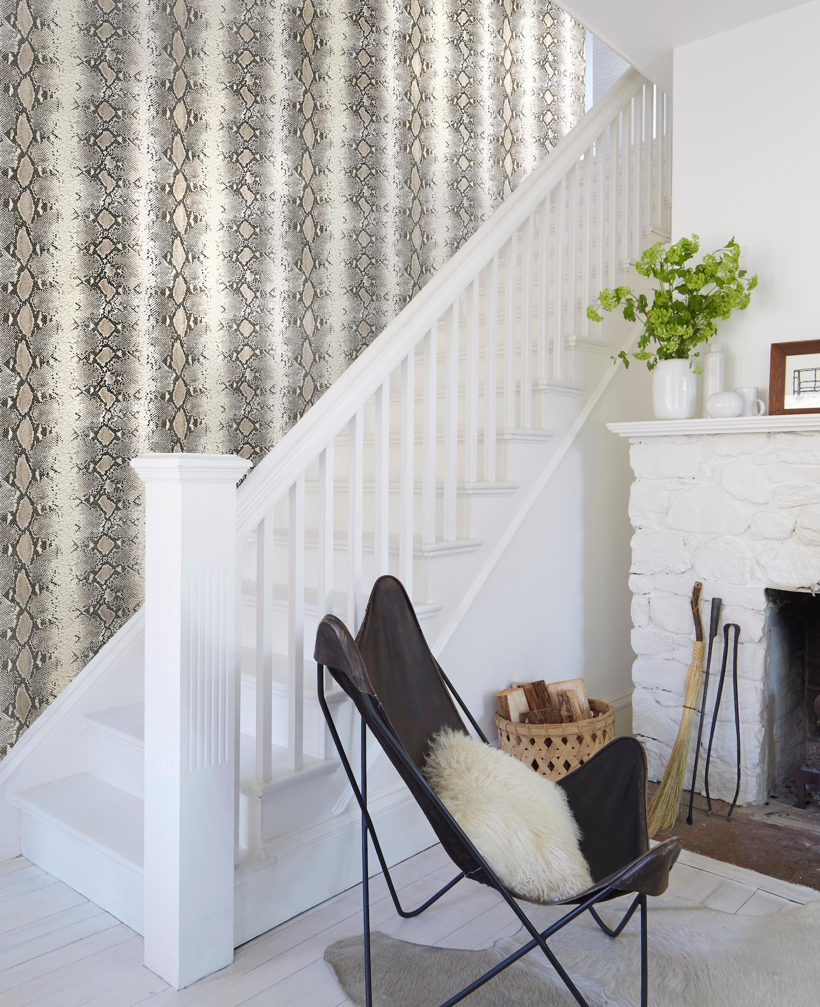 An unabashedly glamorous and sexy wall covering, finished with a slight gloss that amps up the pattern’s va-va-voom appeal.

Since Schumacher was founded in 1889, our family-owned company has been synonymous with style, taste, and innovation. A